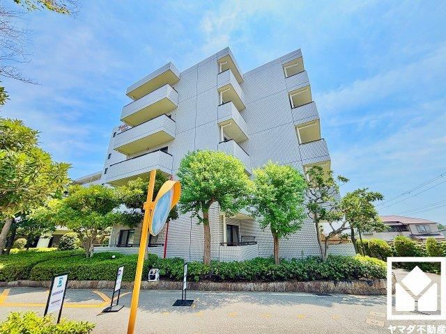 3LDK apartment in Nishinomiya, Hyogo - Photo 1