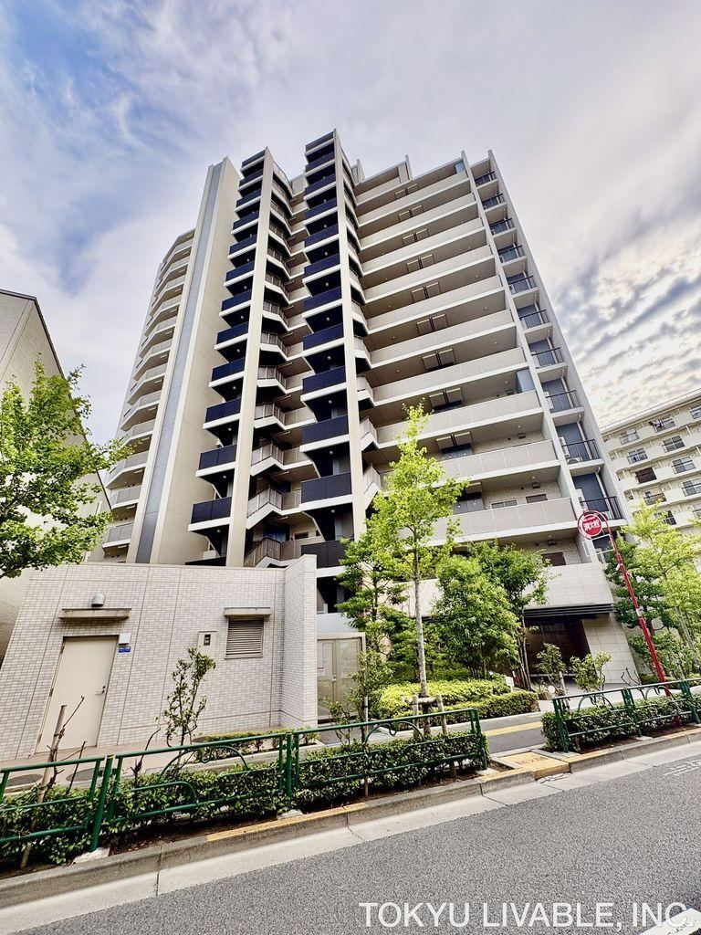 2LDK+S apartment in Adachi Ward, Tokyo - Photo 1