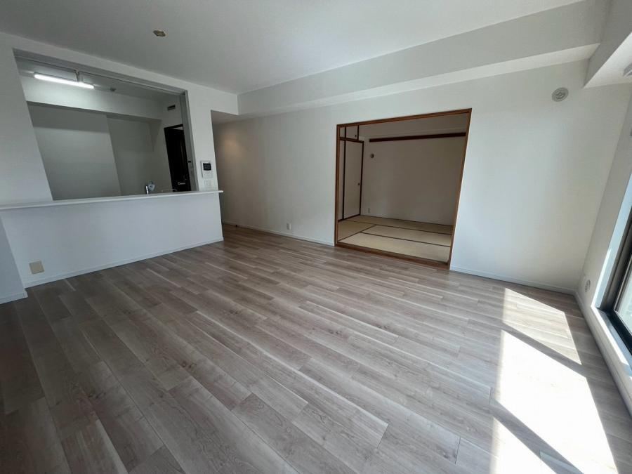 4LDK apartment in Neyagawa, Osaka - Photo 1