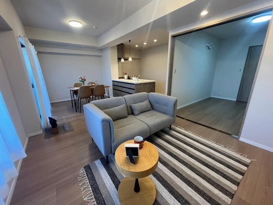 2LDK+S apartment in Neyagawa, Osaka - Photo 1