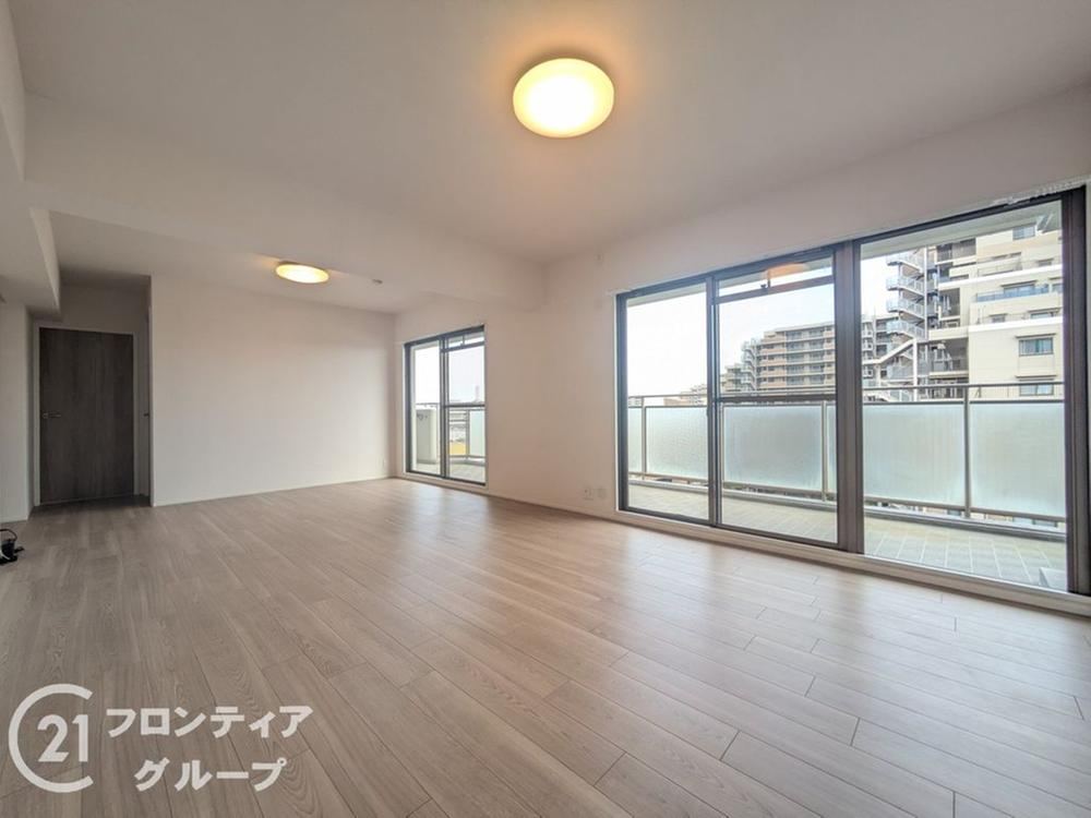 4LDK apartment in Higashinada Ward, Kobe, Hyogo - Photo 1