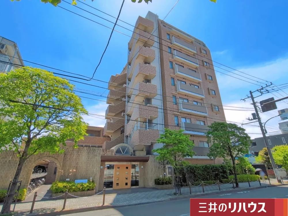 3LDK apartment in Ome, Tokyo - Photo 1