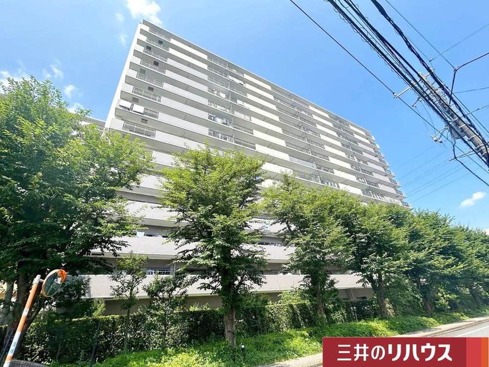 2LDK apartment in Hachioji, Tokyo - Photo 1