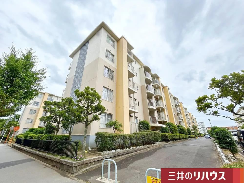 3LDK apartment in Mihama Ward, Chiba - Photo 1