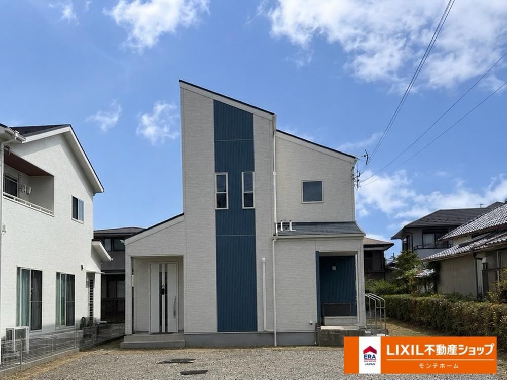 4LDK house in Kusatsu, Shiga - Photo 1
