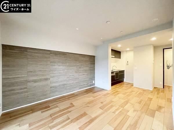 2LDK apartment in Minato Ward, Tokyo - Photo 1