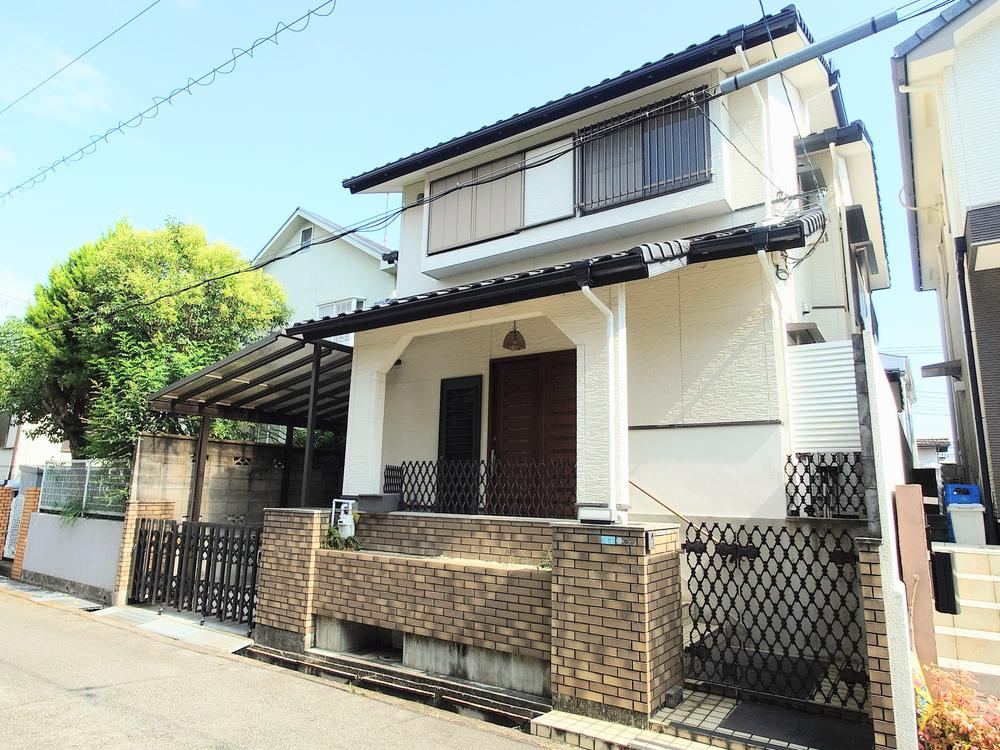 4LDK+S house in Toyonaka, Osaka - Photo 1