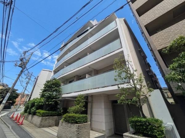 2LDK apartment in Itabashi Ward, Tokyo - Photo 1