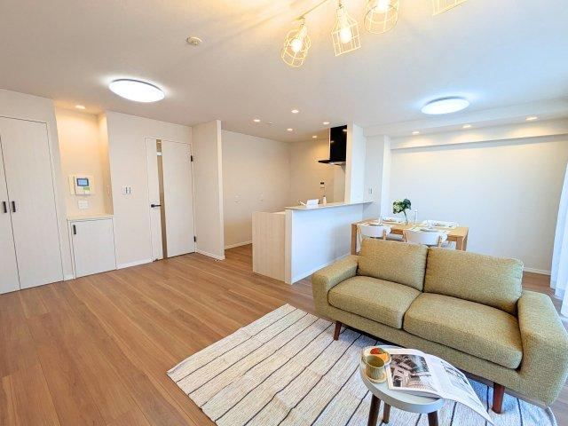 2LDK+S apartment in Matsuyama, Ehime - Photo 1