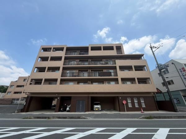 3LDK apartment in Ikoma, Nara - Photo 1