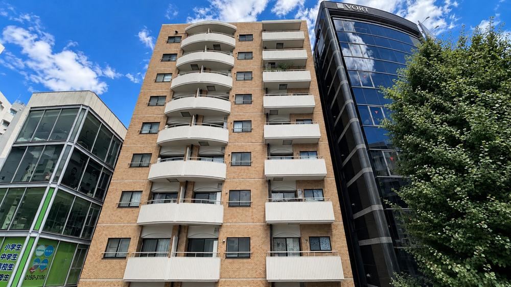 1LDK apartment in Shibuya Ward, Tokyo - Photo 1