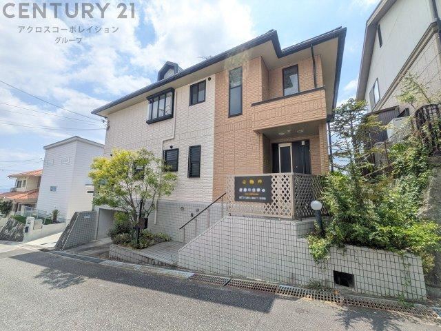 5LDK+2S house in Takarazuka, Hyogo - Photo 1