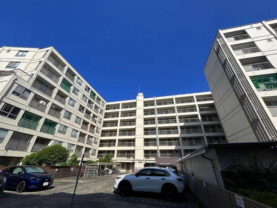 2LDK apartment in Kanagawa Ward, Yokohama, Kanagawa - Photo 1