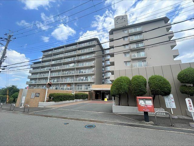 4LDK apartment in Hirakata, Osaka - Photo 1