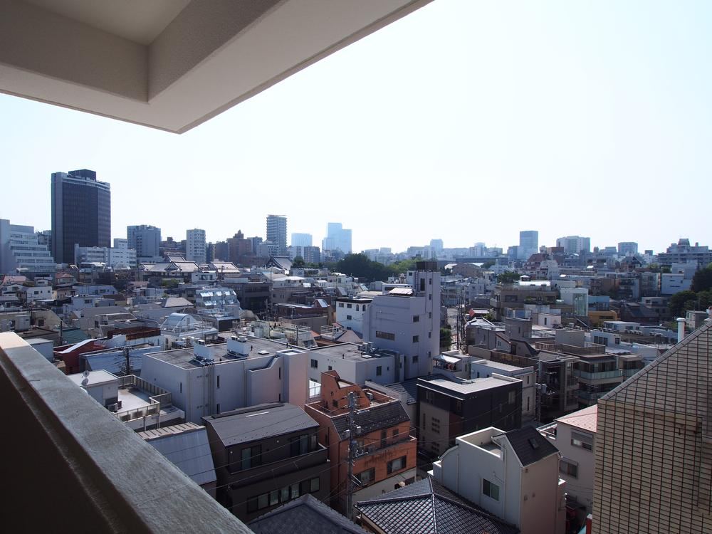 2LDK apartment in Minato Ward, Tokyo - Photo 1