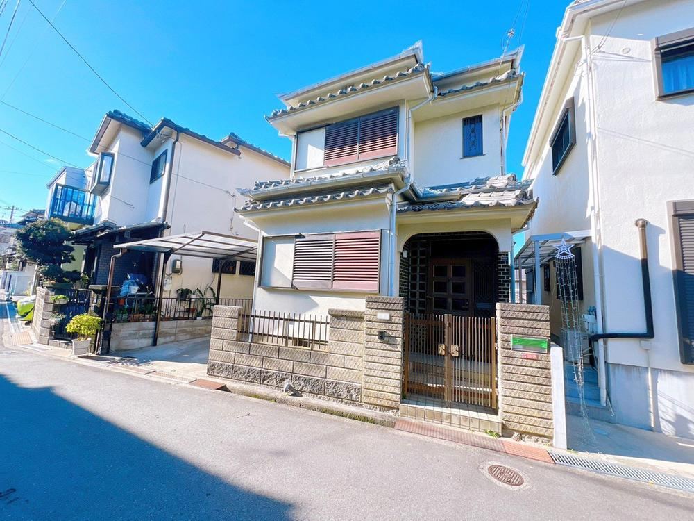 3DK house in Hirakata, Osaka - Photo 1