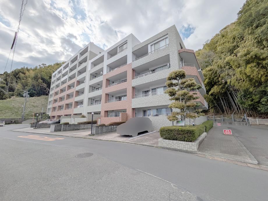 4LDK apartment in Aoi Ward, Shizuoka - Photo 1
