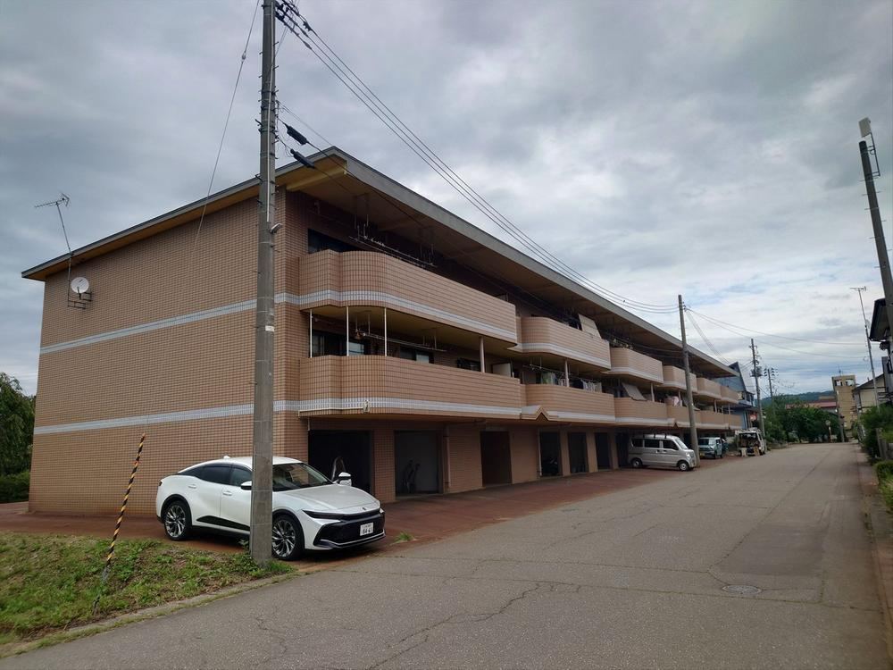 4LDK apartment in Joetsu, Niigata - Photo 1