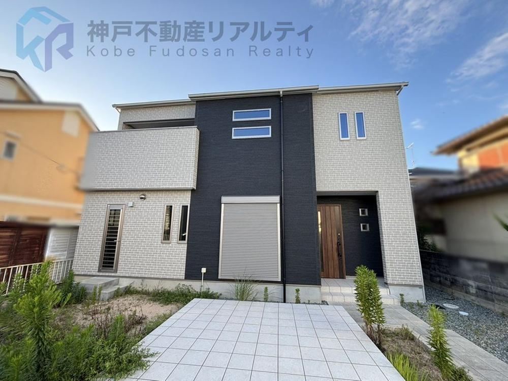 4LDK house in Tarumi Ward, Kobe, Hyogo - Photo 1