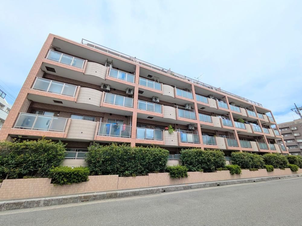 4LDK apartment in Minami Ward, Saitama - Photo 1