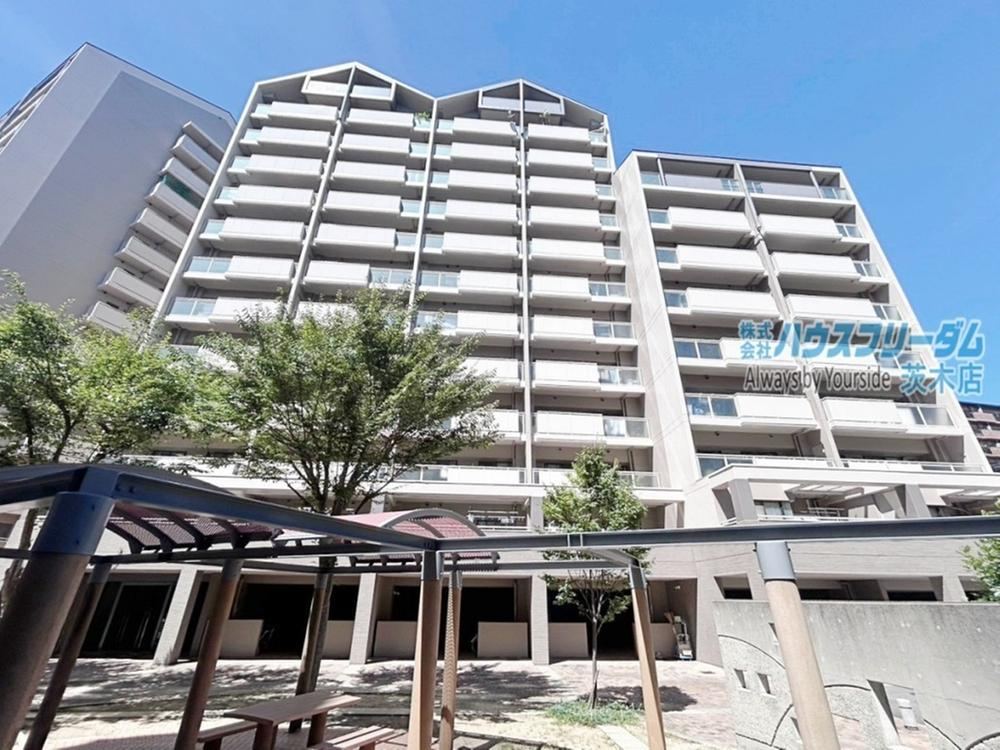 3LDK apartment in Takatsuki, Osaka - Photo 1