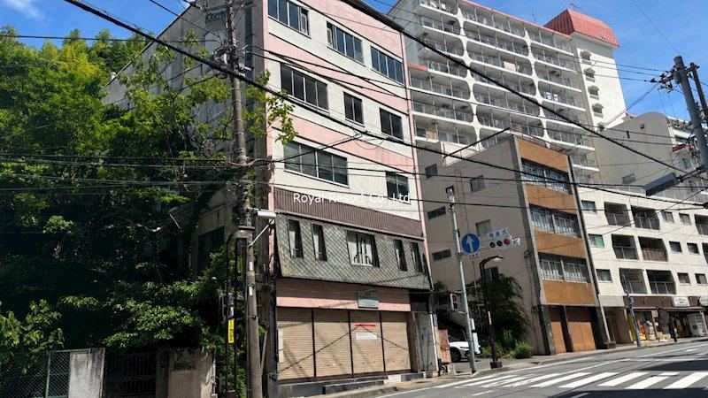 1048 m² house in Atami, Shizuoka - Photo 1