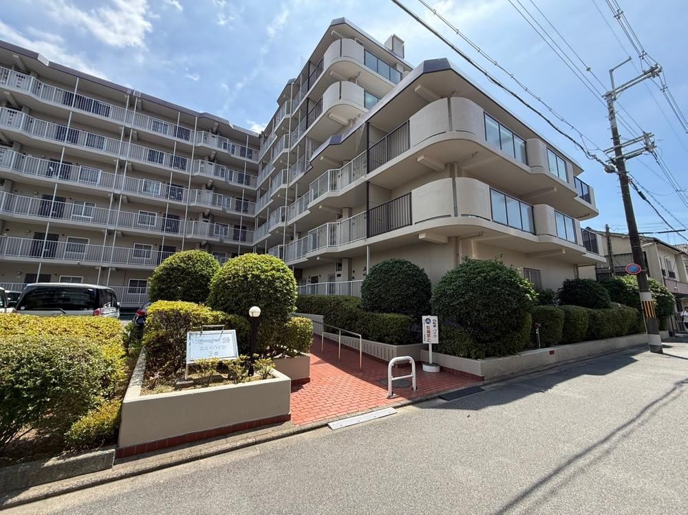 3LDK apartment in Shimogyo Ward, Kyoto - Photo 1