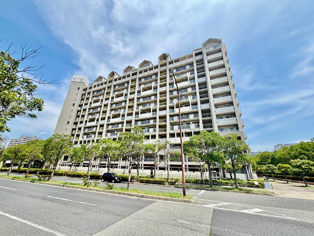 3LDK apartment in Higashinada Ward, Kobe, Hyogo - Photo 1