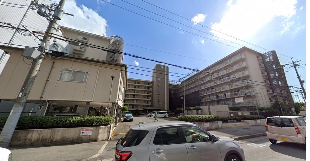 3LDK apartment in Neyagawa, Osaka - Photo 1