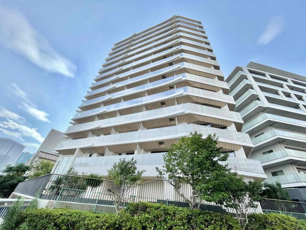 2LDK apartment in Minato Ward, Tokyo - Photo 1