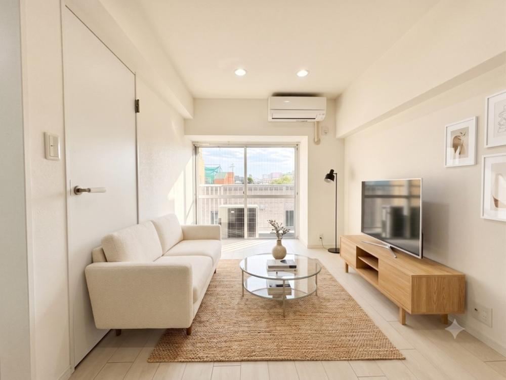 2LDK apartment in Shibuya Ward, Tokyo - Photo 1