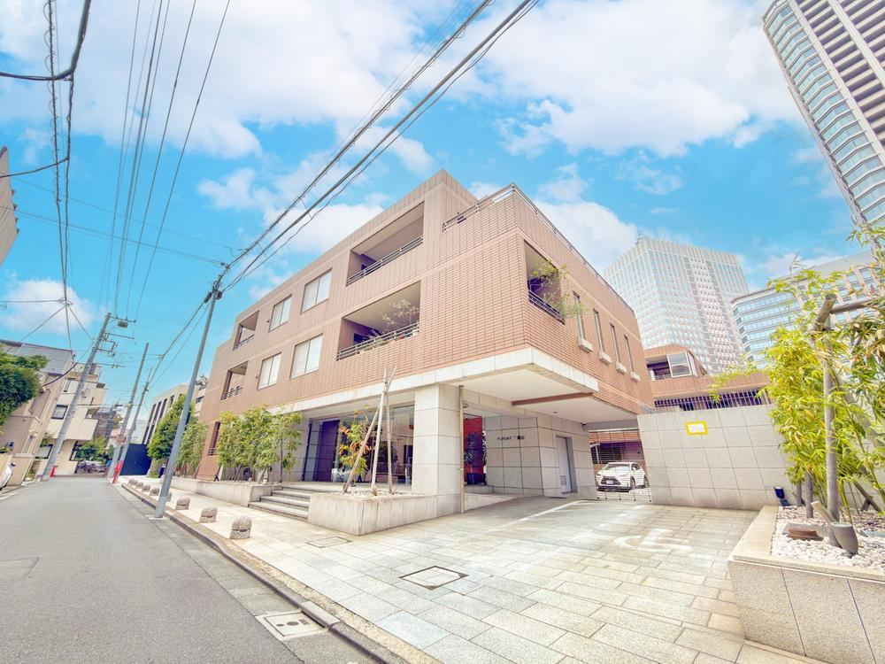 3LDK apartment in Shinagawa Ward, Tokyo - Photo 1