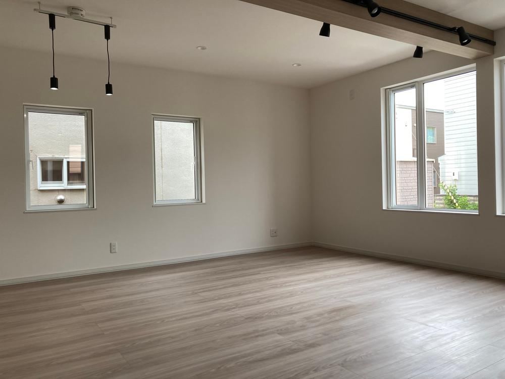 4LDK house in Ishikari, Hokkaido - Photo 1