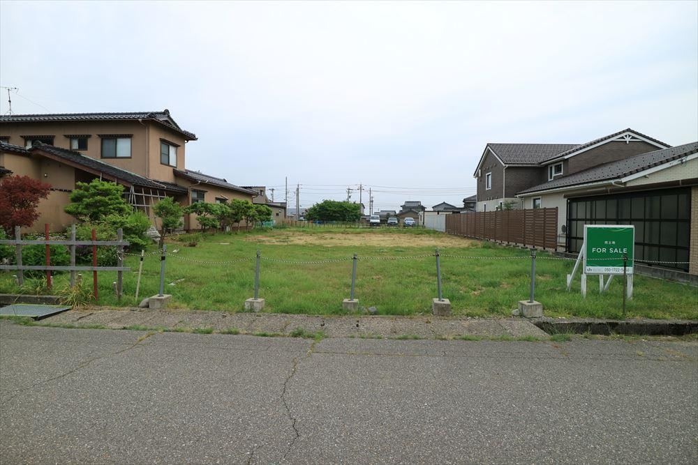 669 m² land in Hakusan, Ishikawa - Photo 1
