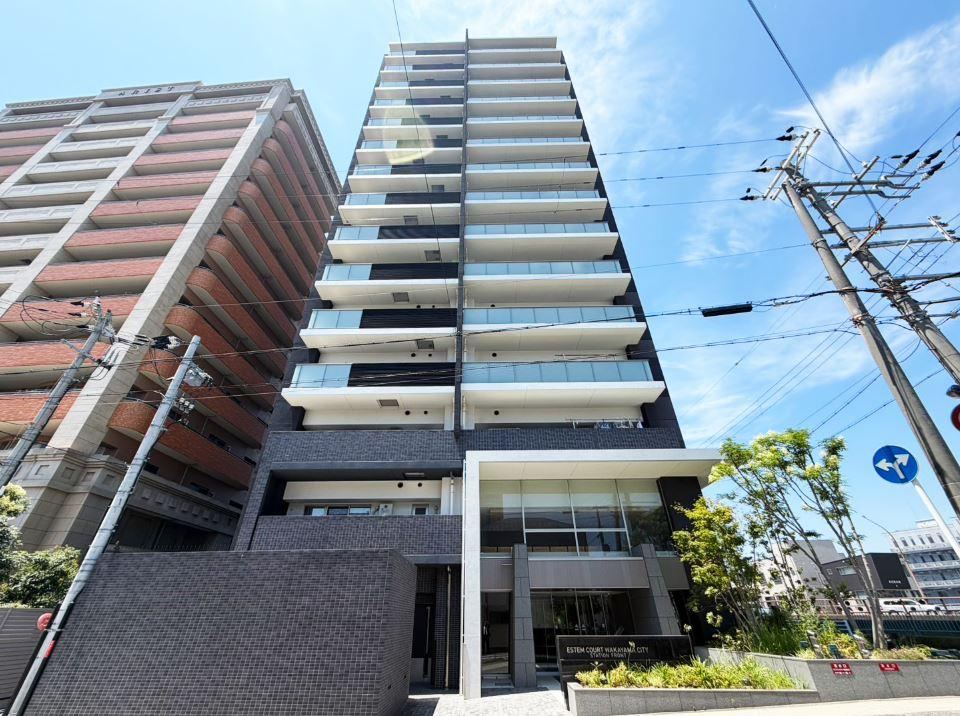 2LDK apartment in Wakayama, Wakayama - Photo 1