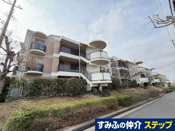3LDK apartment in Nishi Ward, Kobe, Hyogo - Photo 1