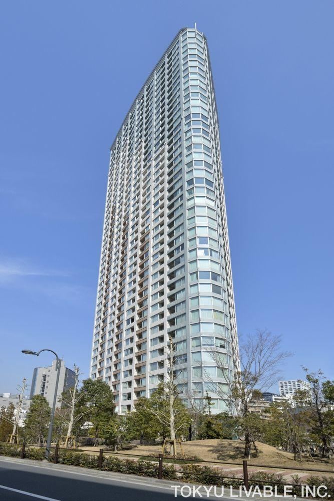 2LDK apartment in Minato Ward, Tokyo - Photo 1