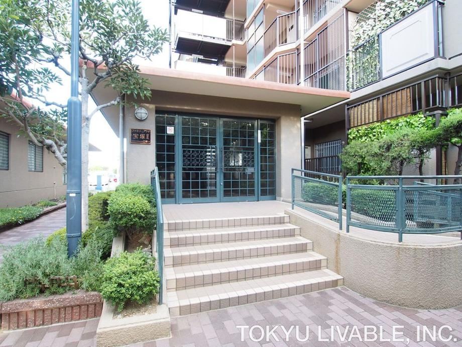 4LDK apartment in Takarazuka, Hyogo - Photo 1