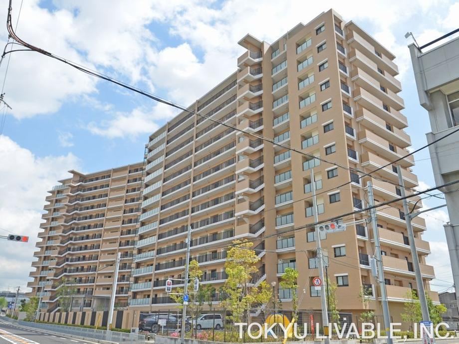 4LDK apartment in Sakai Ward, Sakai, Osaka - Photo 1