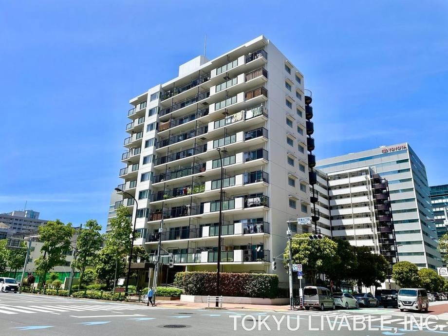 2LDK apartment in Minato Ward, Tokyo - Photo 1