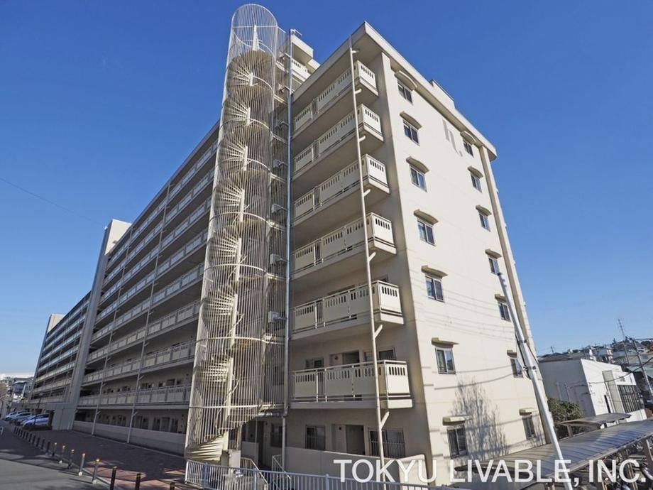 3LDK apartment in Minami Ward, Yokohama, Kanagawa - Photo 1