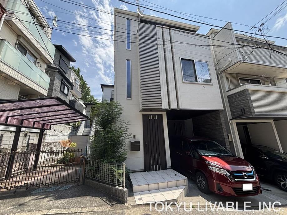 2LDK+S house in Toshima Ward, Tokyo - Photo 1
