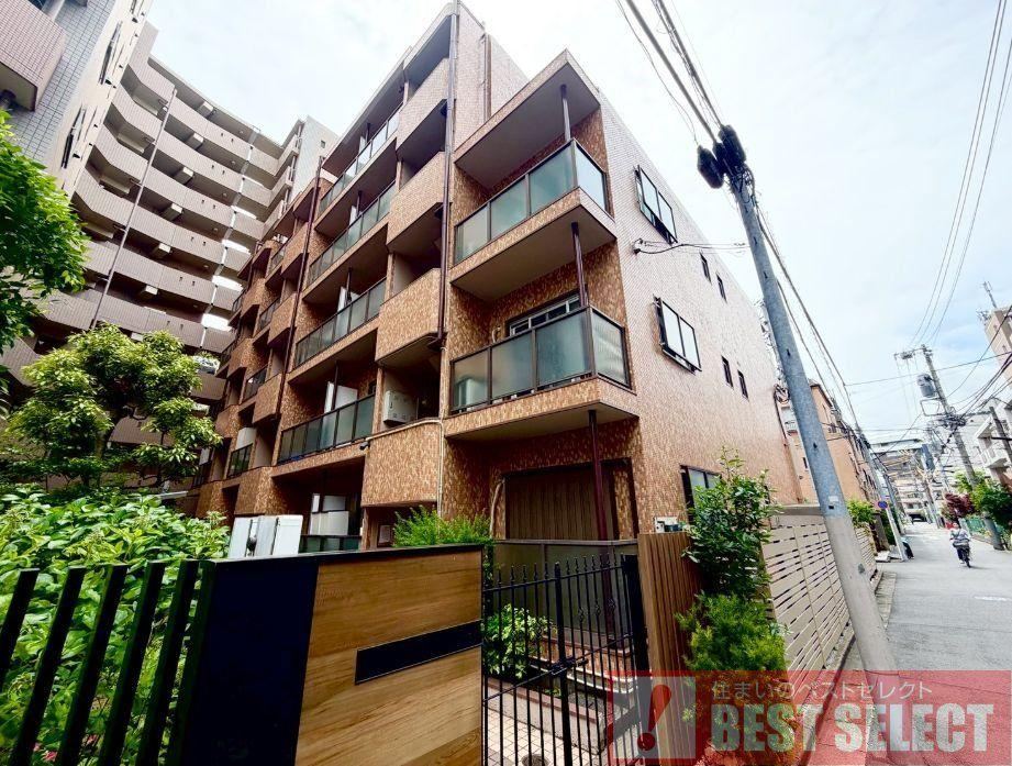 1LDK apartment in Minato Ward, Tokyo - Photo 1