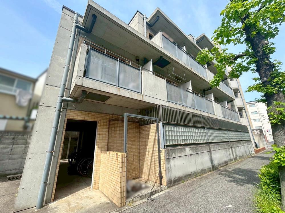 studio apartment in Higashinada Ward, Kobe, Hyogo - Photo 1
