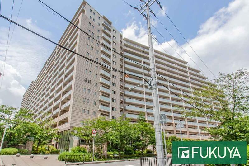 4LDK apartment in Suita, Osaka - Photo 1