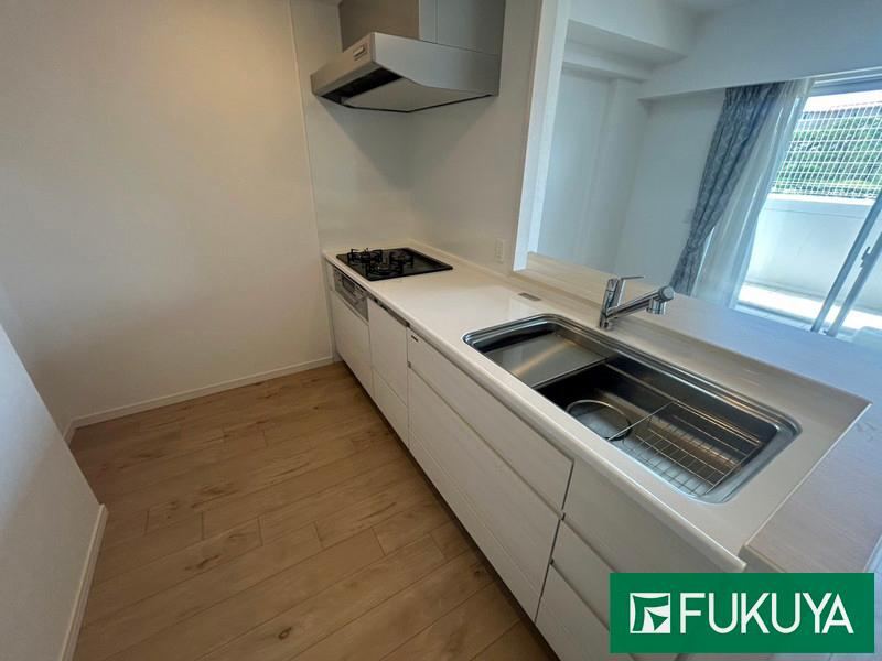 3LDK apartment in Tarumi Ward, Kobe, Hyogo - Photo 1