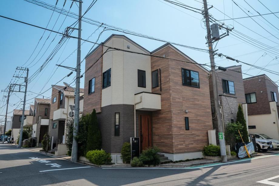 4LDK house in Katsushika Ward, Tokyo - Photo 1
