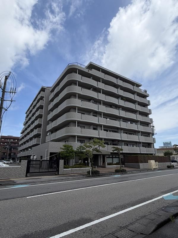 3LDK apartment in Chuo Ward, Niigata - Photo 1