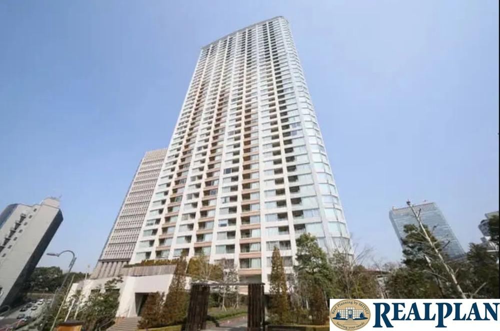 2LDK apartment in Minato Ward, Tokyo - Photo 1