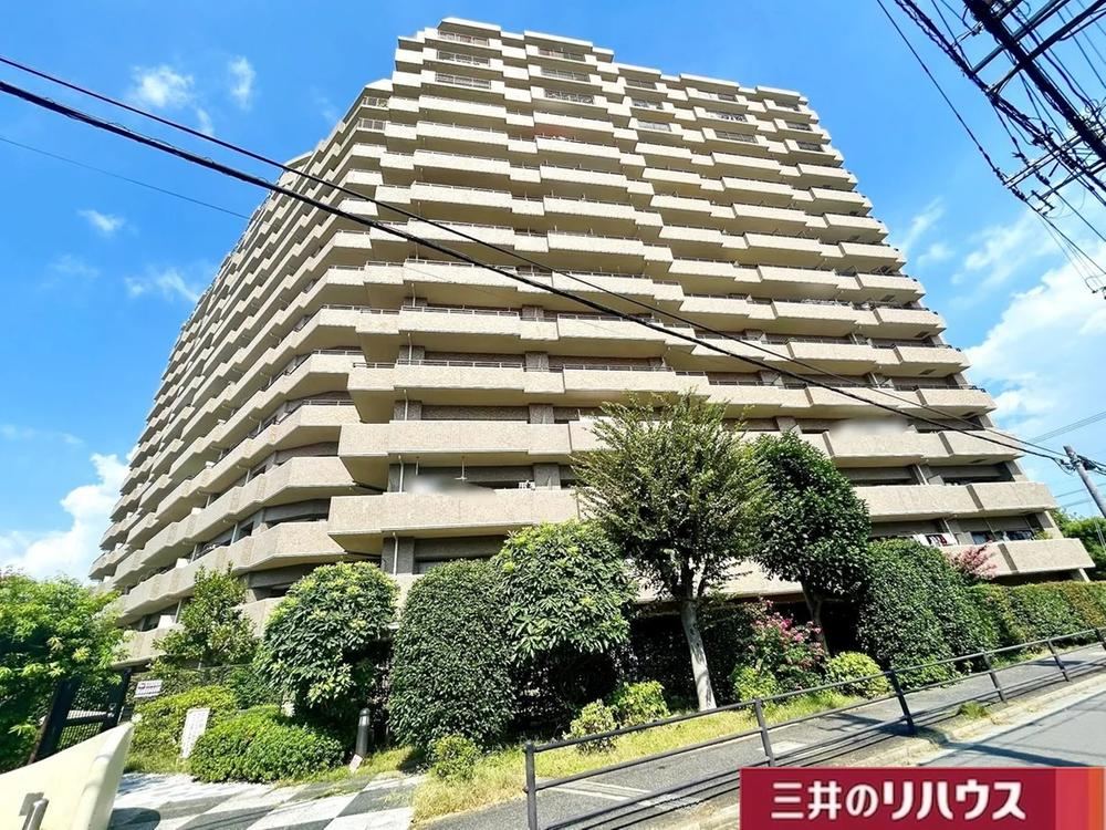 3LDK apartment in Asaka, Saitama - Photo 1